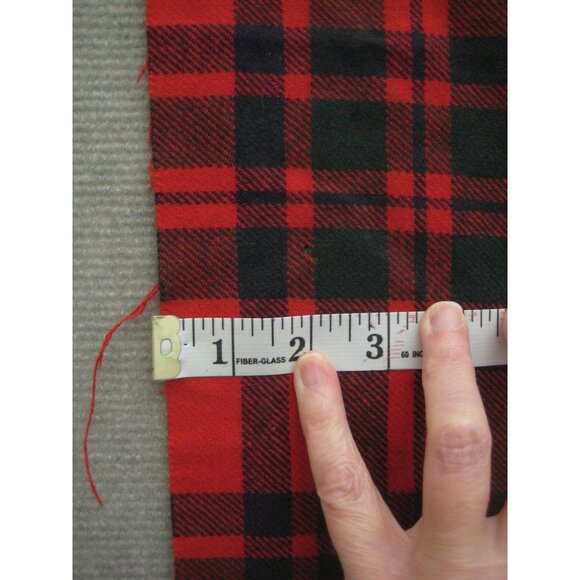 Plaid Print Fabric Poly Blend Woven 50 x 55 inch READ - Picture 7 of 16